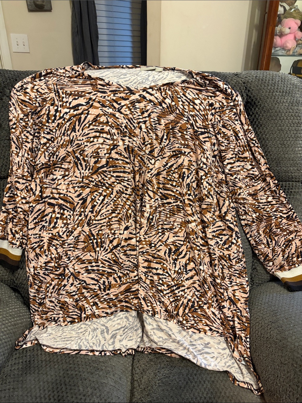 Woven Printed V-Neck Blouse in Tan and Black